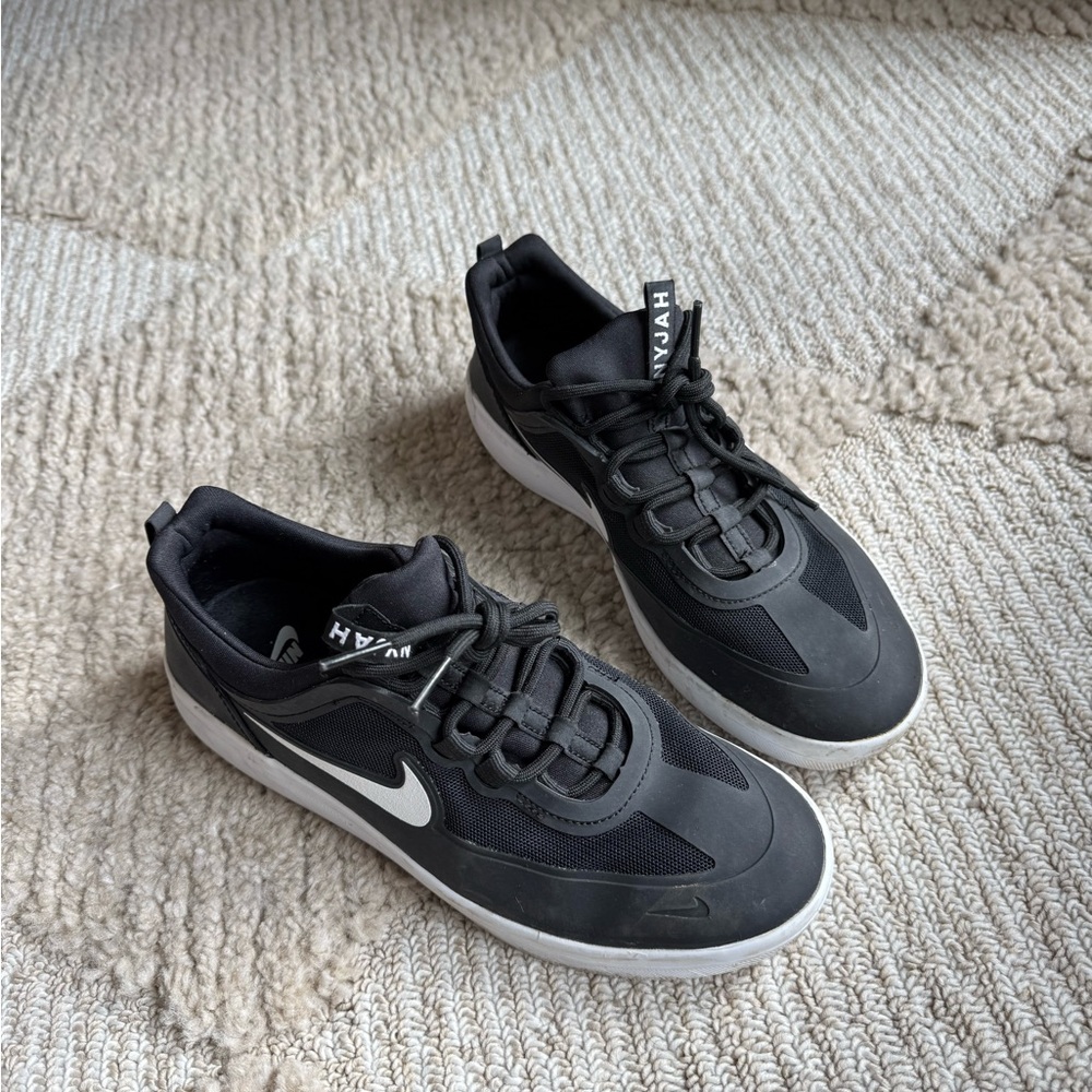 Nike Nyjahs Skateboard Sneakers - Unisex